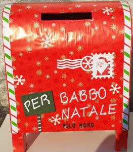 Una cassetta postale di Babbo Natale dedicata ai più piccoli